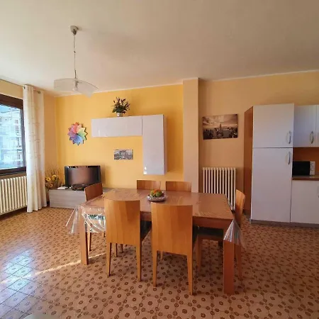 Tatil Evi Vibrant Holiday In With Garden *
