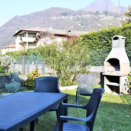 Tatil Evi Vibrant Holiday In With Garden