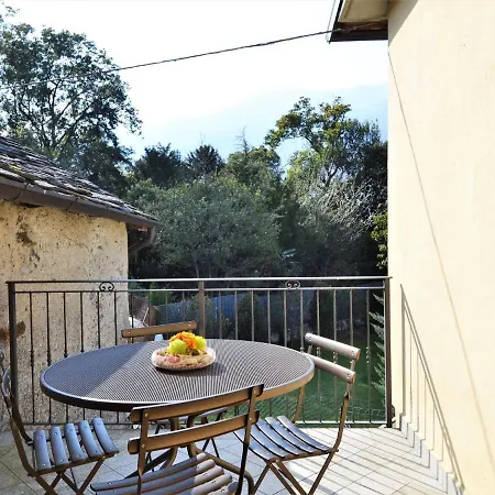 Vibrant Holiday In With Garden Tatil Evi Dervio
