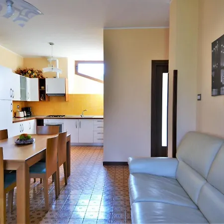 Vibrant Holiday In With Garden Tatil Evi Dervio
